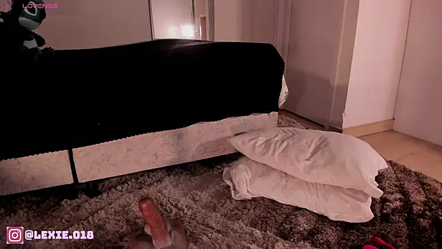 Czat XXX na żywo – Lexie-red