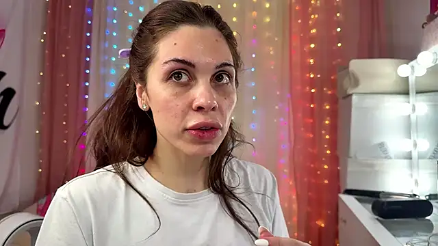 NattyFierros Adlı Modelin Canlı XXX Sohbeti
