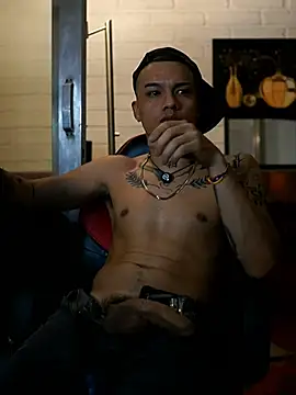 Онлайн чат XXX AlphaMasterXxx