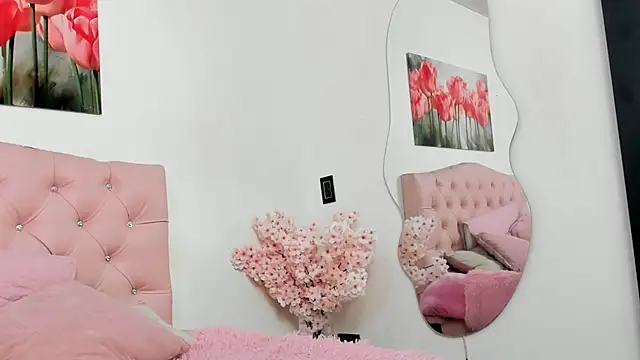 pinky_f00x Adlı Modelin Canlı XXX Sohbeti
