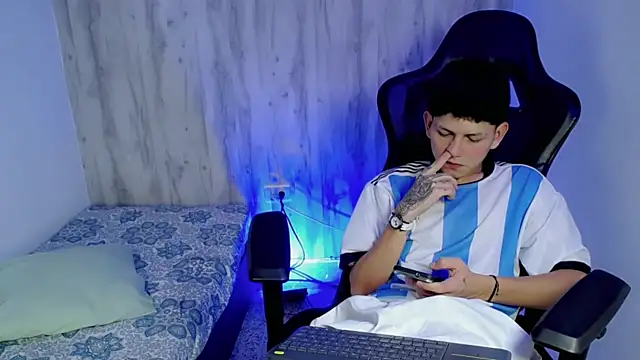 Hot_athletes_ Adlı Modelin Web Kamerası Şovu