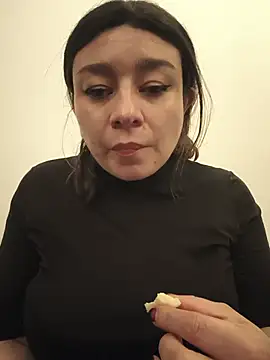 _michonne_ Adlı Modelin Canlı XXX Sohbeti