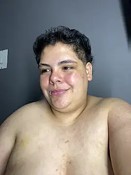 Hailey_Curvy élő XXX-chatje