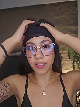 Nia_lobo's Live XXX Chat