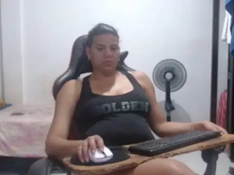 Adriana_0312's Live XXX Chat