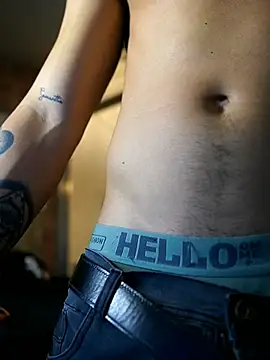 Chat +18 de AlphaMasterXxx ao vivo