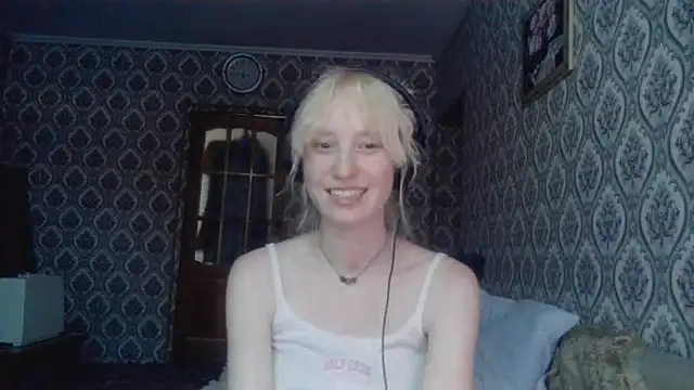 Chatroom XXX en direct de CuteLittleAngel