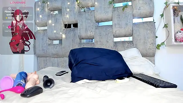 Chat +18 de NohaNicole ao vivo