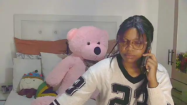 BOOTYDEEVA669 Adlı Modelin Canlı XXX Sohbeti