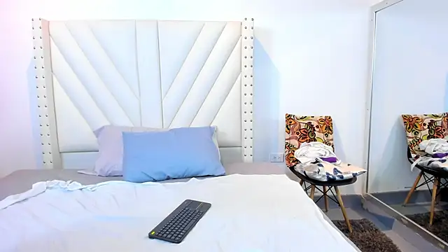 Paulynavera Live XXX Chat