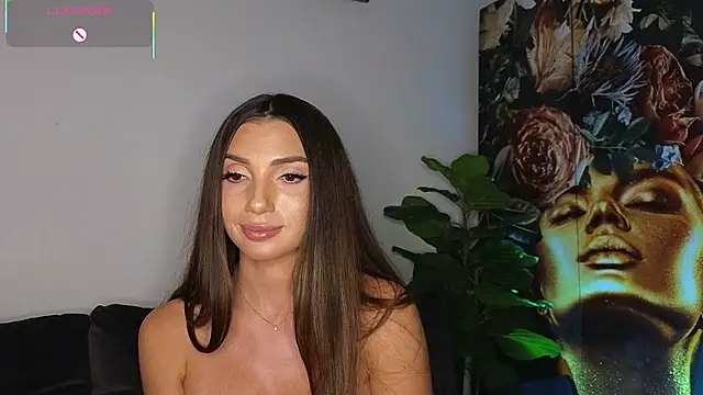 SweetReya_Love Adlı Modelin Canlı XXX Sohbeti