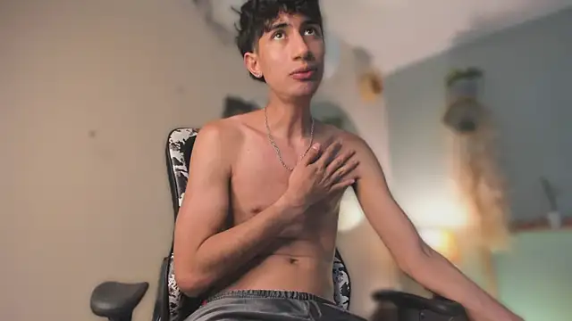 NovaaWheler XXX чат на живо