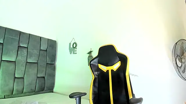 brian_smitth Adlı Modelin Canlı XXX Sohbeti