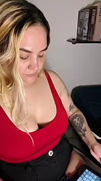 Sasha_Wicket Chat XXX in diretta
