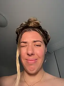 Aussielulu's Live XXX Chat