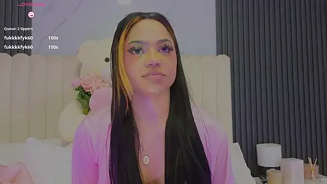 Chat XXX en directo de Madiee_Rhea