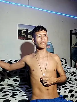 dareck_18 Adlı Modelin Canlı XXX Sohbeti