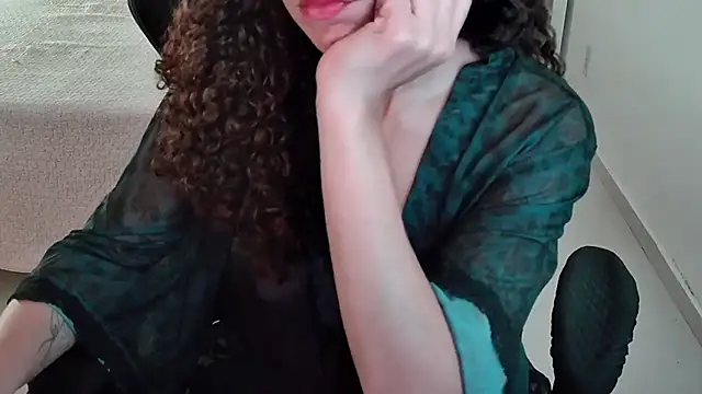 DearArtemis Adlı Modelin Canlı XXX Sohbeti