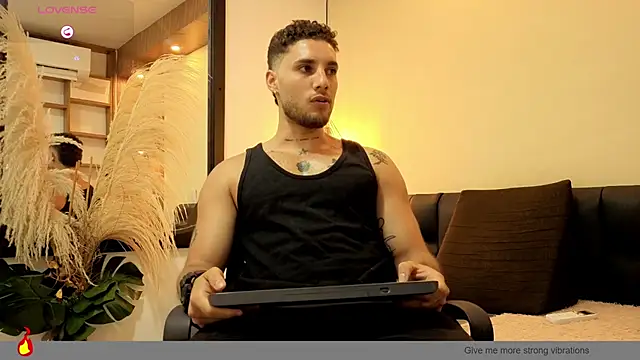 Kiing_001's Live XXX Chat