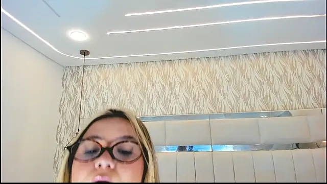 1m_dalhia's Live XXX Chat