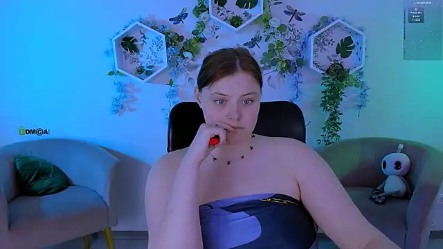 nikole_kitt Adlı Modelin Canlı XXX Sohbeti