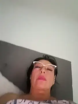 Chat XXX ao vivo de katysquirtdirty