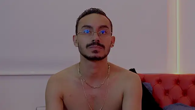 thomas_montiel Show in webcam