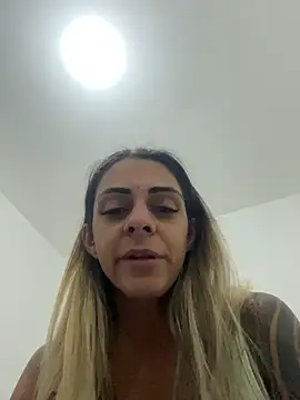 צ'אט XXX בשידור חי של sabrinaneves