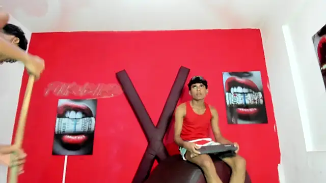 BOUL_GUYS Adlı Modelin Canlı XXX Sohbeti