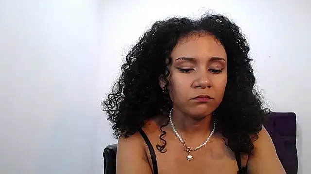 Chat XXX en directo de Little18Doll