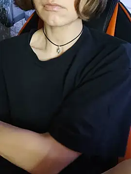Chat +18 de Aashikalaa ao vivo