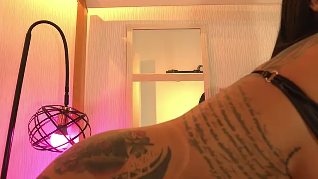 Sofhia_cruz Adlı Modelin Canlı XXX Sohbeti