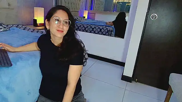 Chat +18 de Antonella_Saa ao vivo