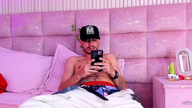 Chatroom XXX en direct de MatthewRoberts