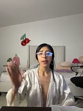 Mirandaa_Rogers Adlı Modelin Canlı XXX Sohbeti