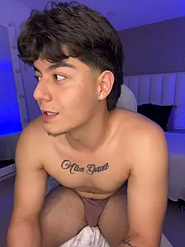 XXX chat uživo modela MaxCruz_