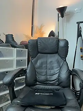 XXX chat uživo modela DimitriSullivan_