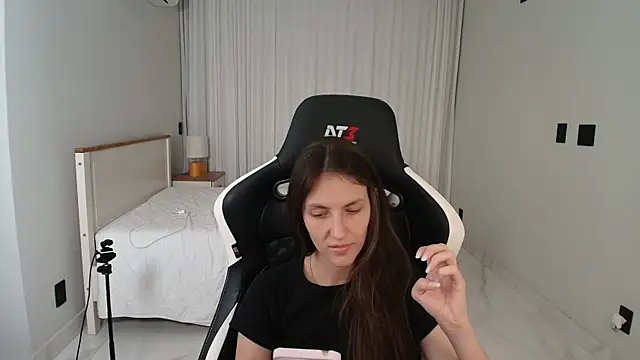 upssnowyn Live XXX chat