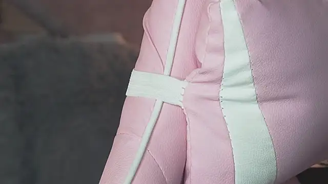 Naomi-GrayのライブXXXチャット
