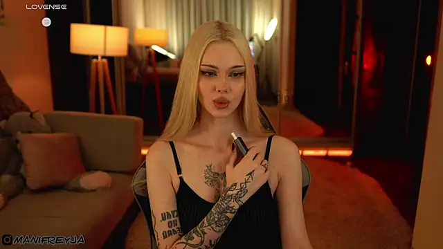 ManiFreyja Chat XXX live