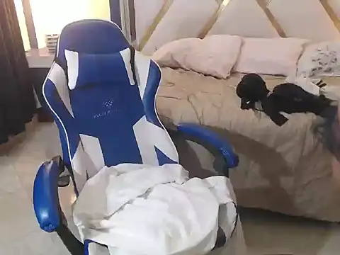 Онлайн чат XXX katiusca_rm