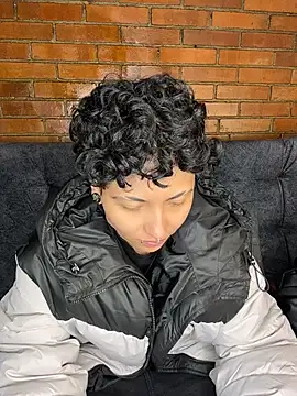 ian_mathias_ Adlı Modelin Canlı XXX Sohbeti