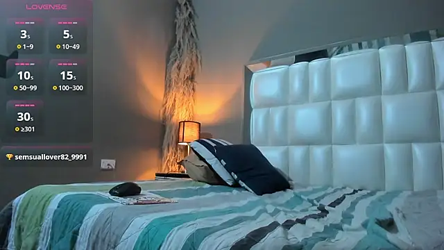 MILF_AURORA's Live XXX Chat