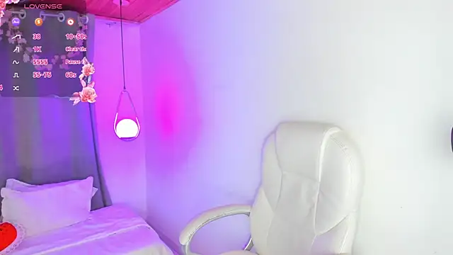 NixieSterling élő XXX-chatje