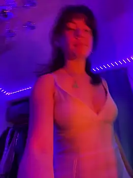 DiviNina Adlı Modelin Canlı Sohbet Odası