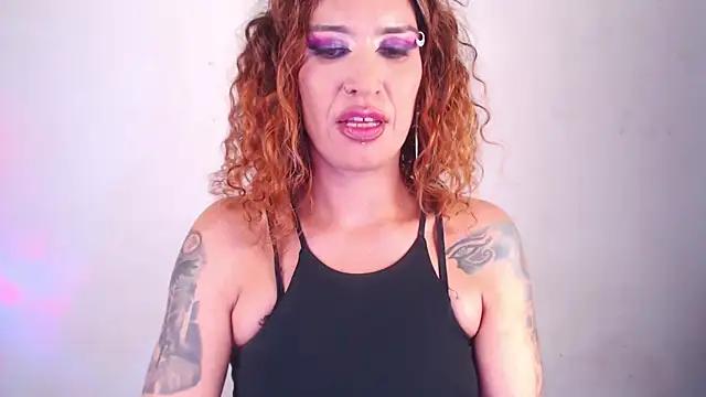 Agatha_Tenebris Adlı Modelin Canlı XXX Sohbeti