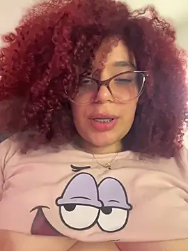 Chat XXX en directo de Leyah__