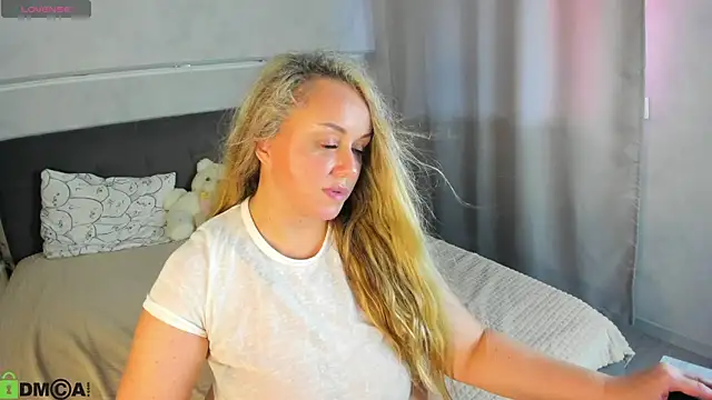 Sky_Kuper Adlı Modelin Canlı XXX Sohbeti