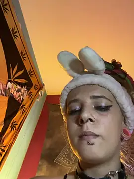 420Lina666 Adlı Modelin Canlı XXX Sohbeti