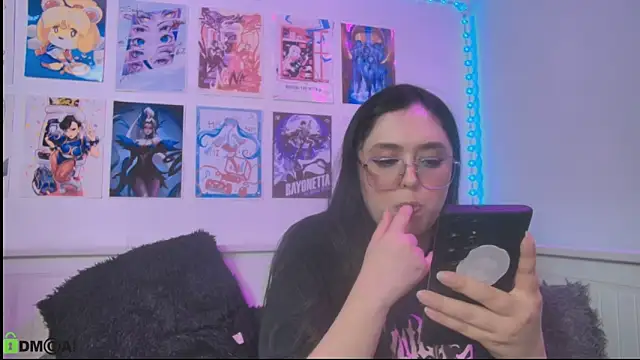 Chatroom XXX en direct de snowblack_